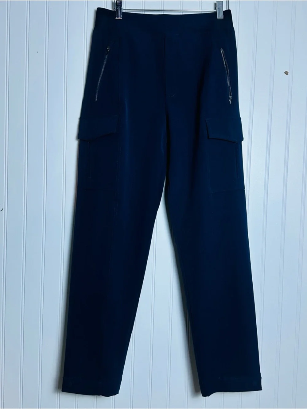 Athleta Endless High Rise Cargo Pant
Textured, stretch fabric in a tapered 6 - Picture 4 of 14